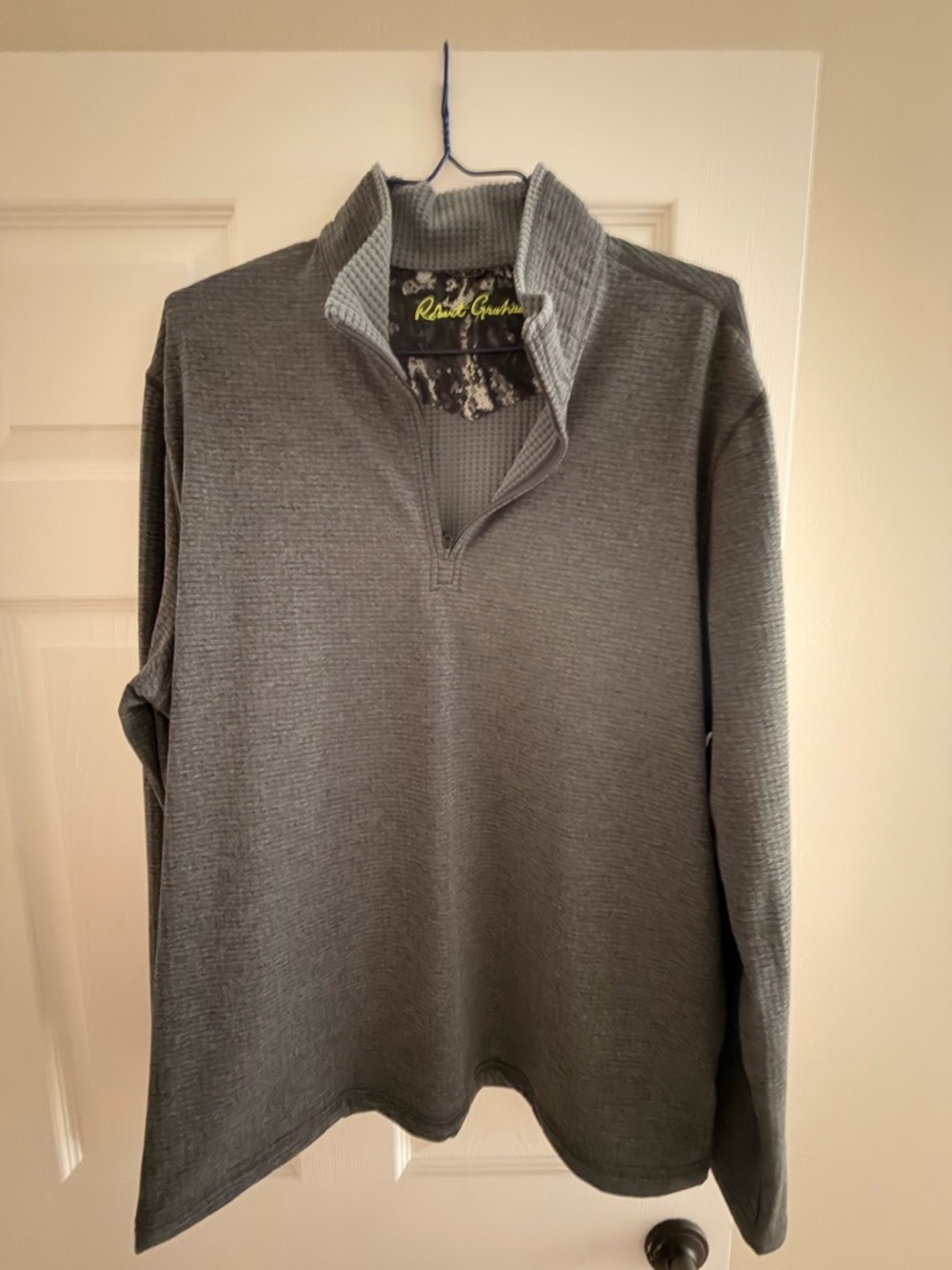 Robert Graham Men's Long Sleeve Quarter-Zip Pullover in Gray